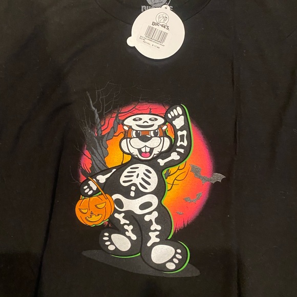Bucee’s Tops Bucees Halloween Glow In The Dark Tshirt Size Small